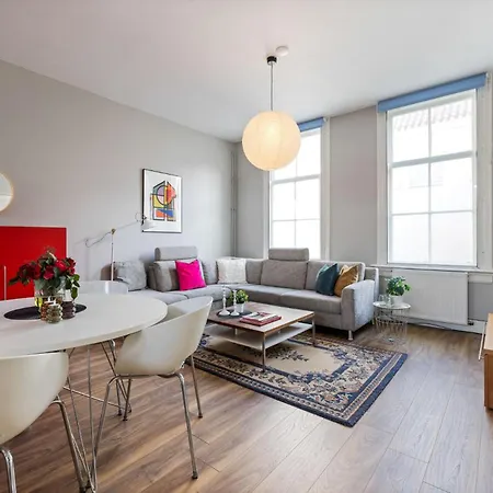 Elegant In The Heart Of Apartment