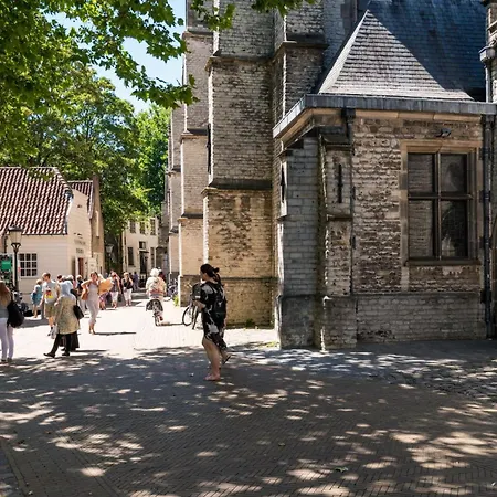 Elegant In The Heart Of Gouda