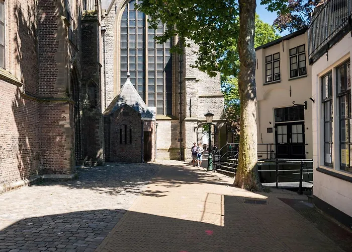 Elegant In The Heart Of Gouda