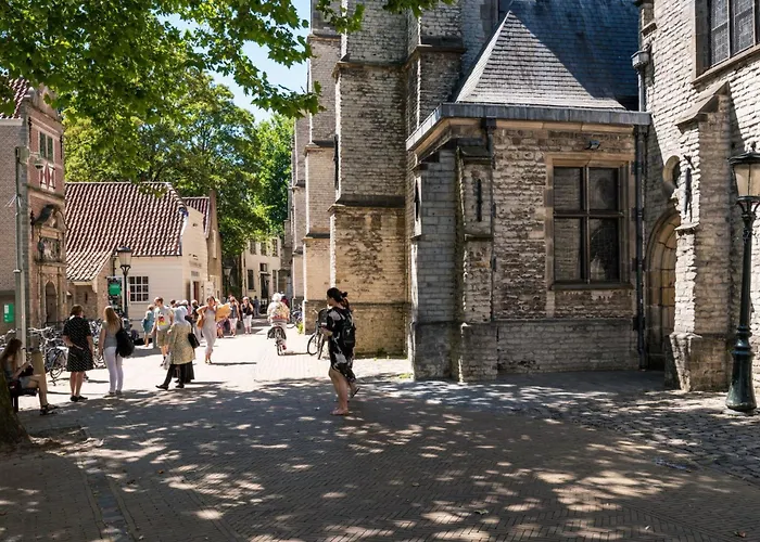 Elegant In The Heart Of Gouda